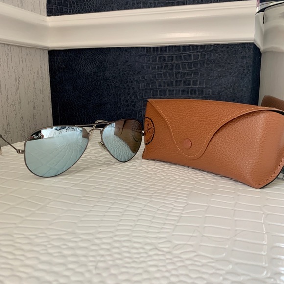 Ray-Ban Accessories - Ray ban unisex aviator sunglasses